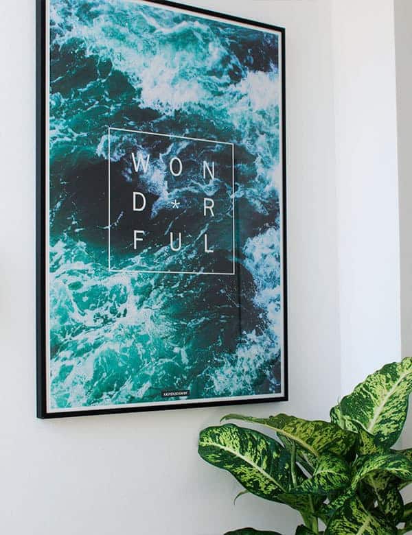 Motiverende tekst plakat med hav motiv - Wonderful plakat