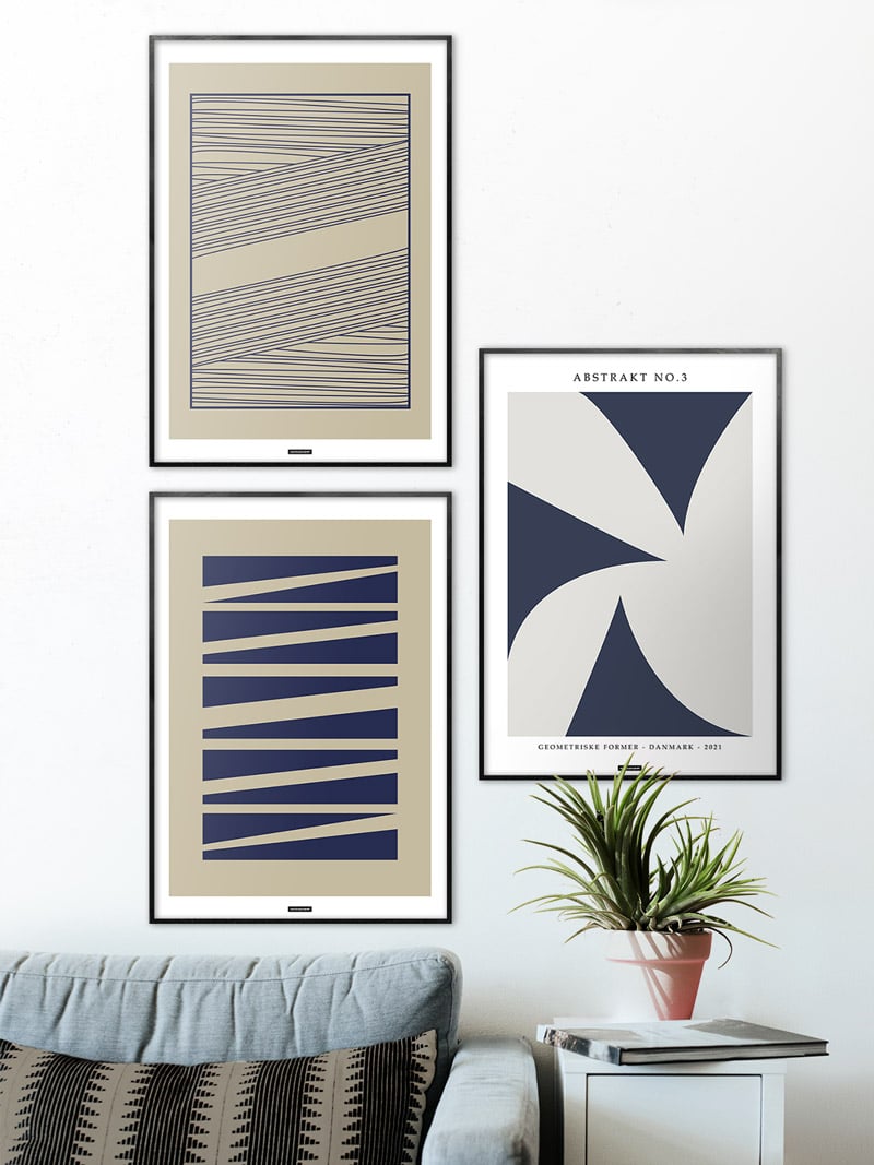 Plakatsæt med blå abstrakte plakater med brun baggrund