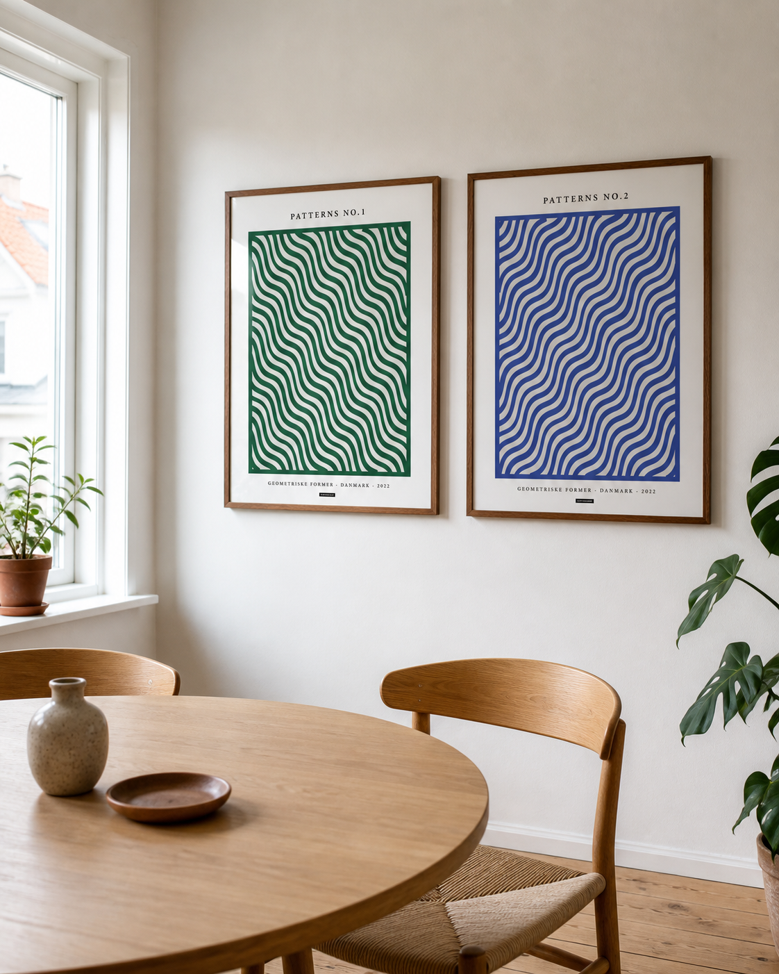 Miljøbillede med plakater til stuen